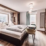 Hotel Goldener Berg