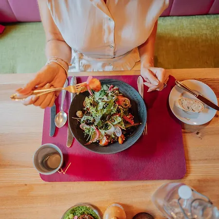 Hotel Goldener Berg 4*