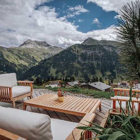 Отель Goldener Berg Лех