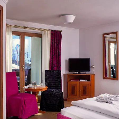 Hotel Goldener Berg Lech