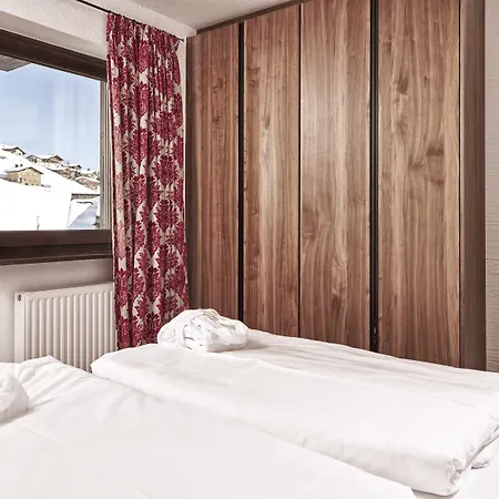 Hotel Goldener Berg 4*