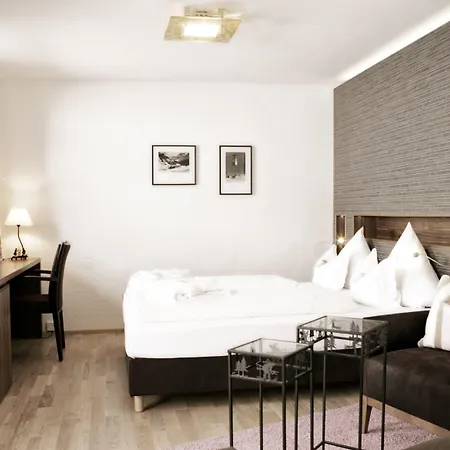Hotel Goldener Berg