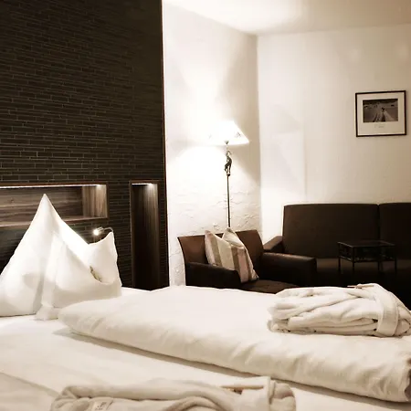 Hotel Goldener Berg 4*