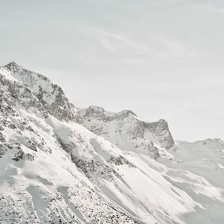 Hotel Goldener Berg Lech