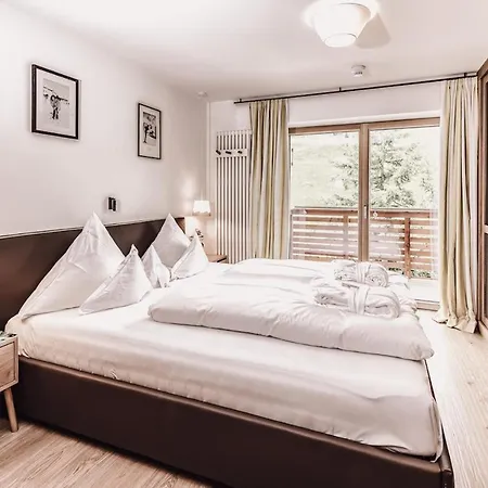 فندق Goldener Berg 4*
